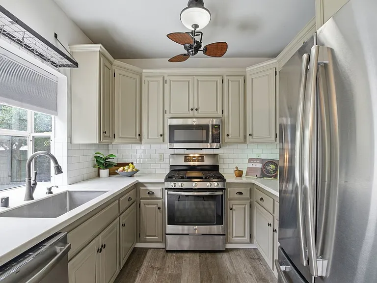 62 Avalon Ct — Photo 15