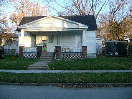 1st image of 815 Dickinson St