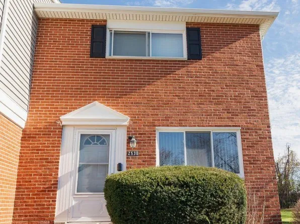 2530 Patrick Henry St, Auburn Hills, MI 48326