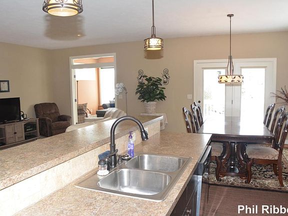4th image of 6243 White Clover Ln SE