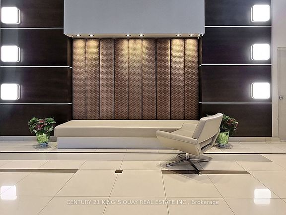 5th image of 26 Norton Ave #Penthouse 11