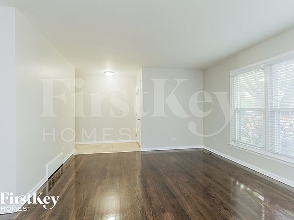 4th image of 454 Springfield St