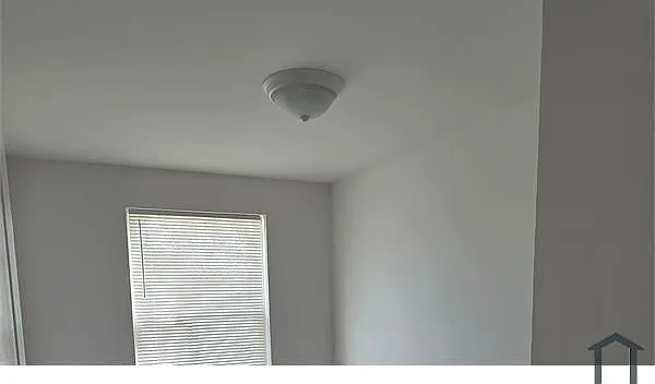 5259 Akron St — Photo 13
