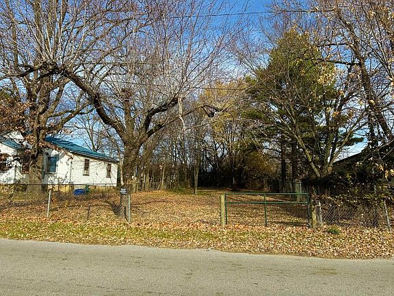 5th image of 1549 Grays Ave