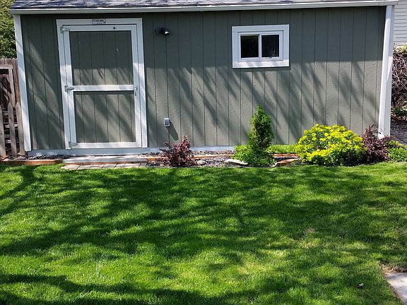 10 x 20 shop with 2 A/C