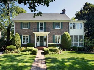 351 Linden St, Winnetka, IL 60093