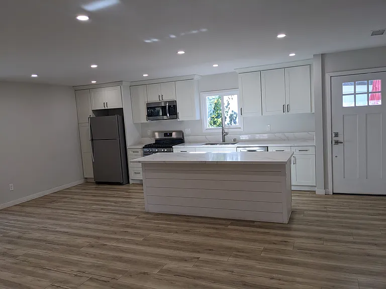 7193 Romford Ct — Photo 9