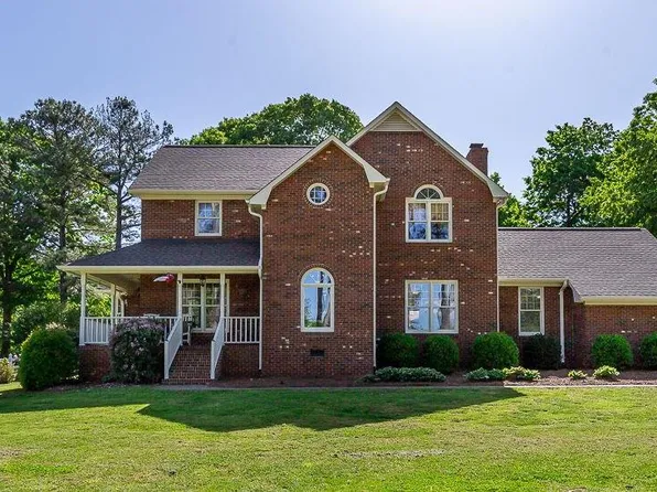 4499 Cotswold Rd, Pfafftown, NC 27040