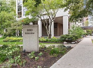 2650 N Lakeview Ave APT 302, Chicago, IL 60614