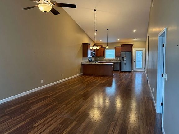 2nd image of 1625 Magnolia Dr #1625