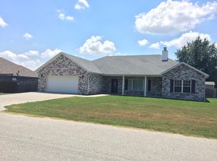 500 Howard Loop, Grove, OK 74344