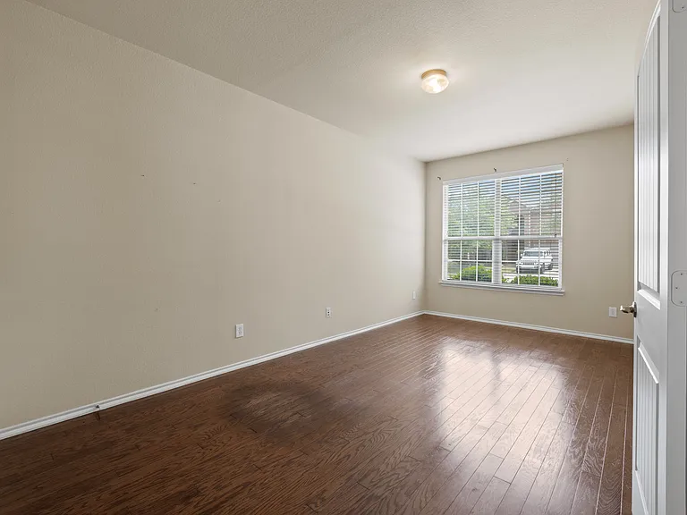9716 Mulligan Dr — Photo 12