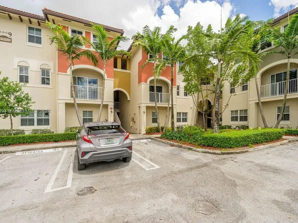 8620 NW 97th Ave APT 105, Doral, FL 33178