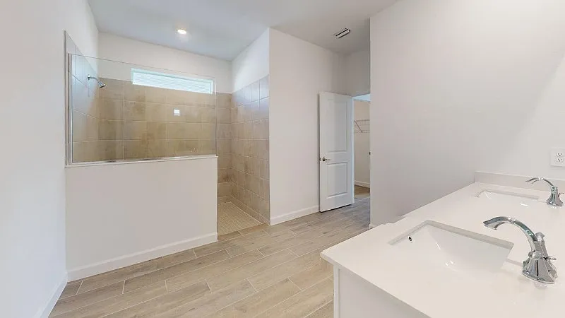7761 Lakes Edge Ln — Photo 3
