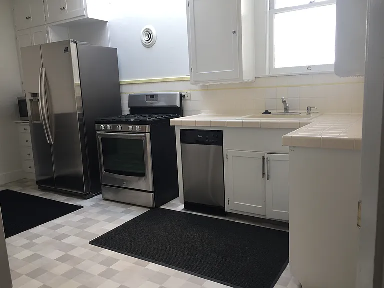423 Faxon Ave #4 — Photo 7