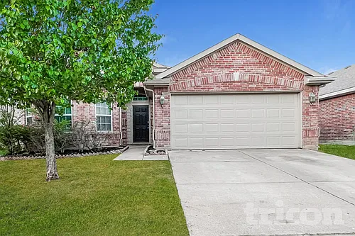 1915 Pin Oak Ln Photo 1