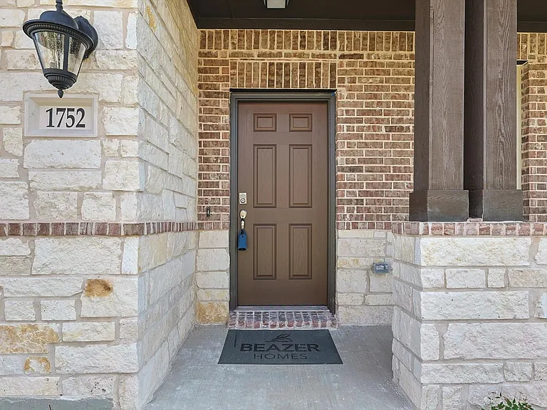 1752 Blakely Pl — Photo 16