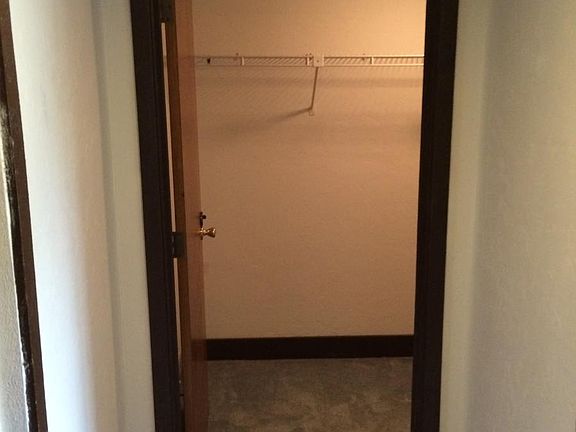 4th image of 940 Tennis Way #3180