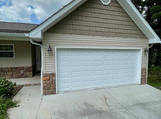 210 Vanover Ln #1, Jacksboro, TN 37757