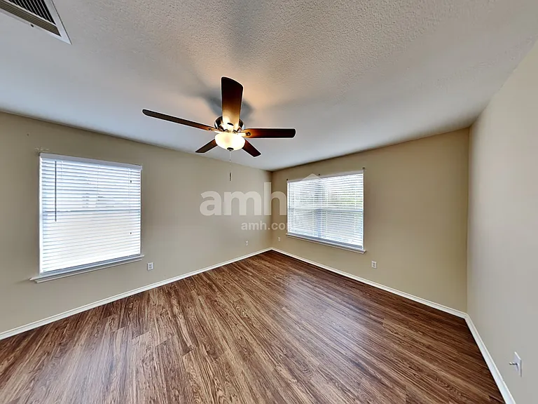1011 Aiken Dr — Photo 9
