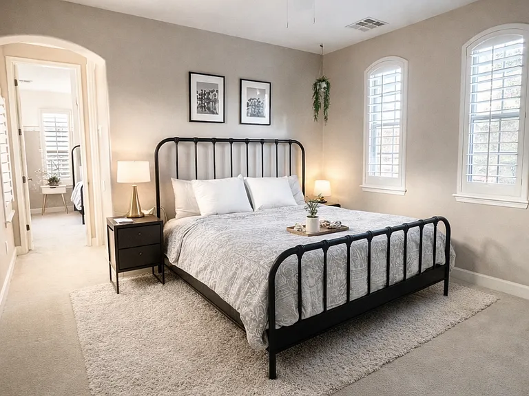 Upstairs bedroom 4 with shared bathroom