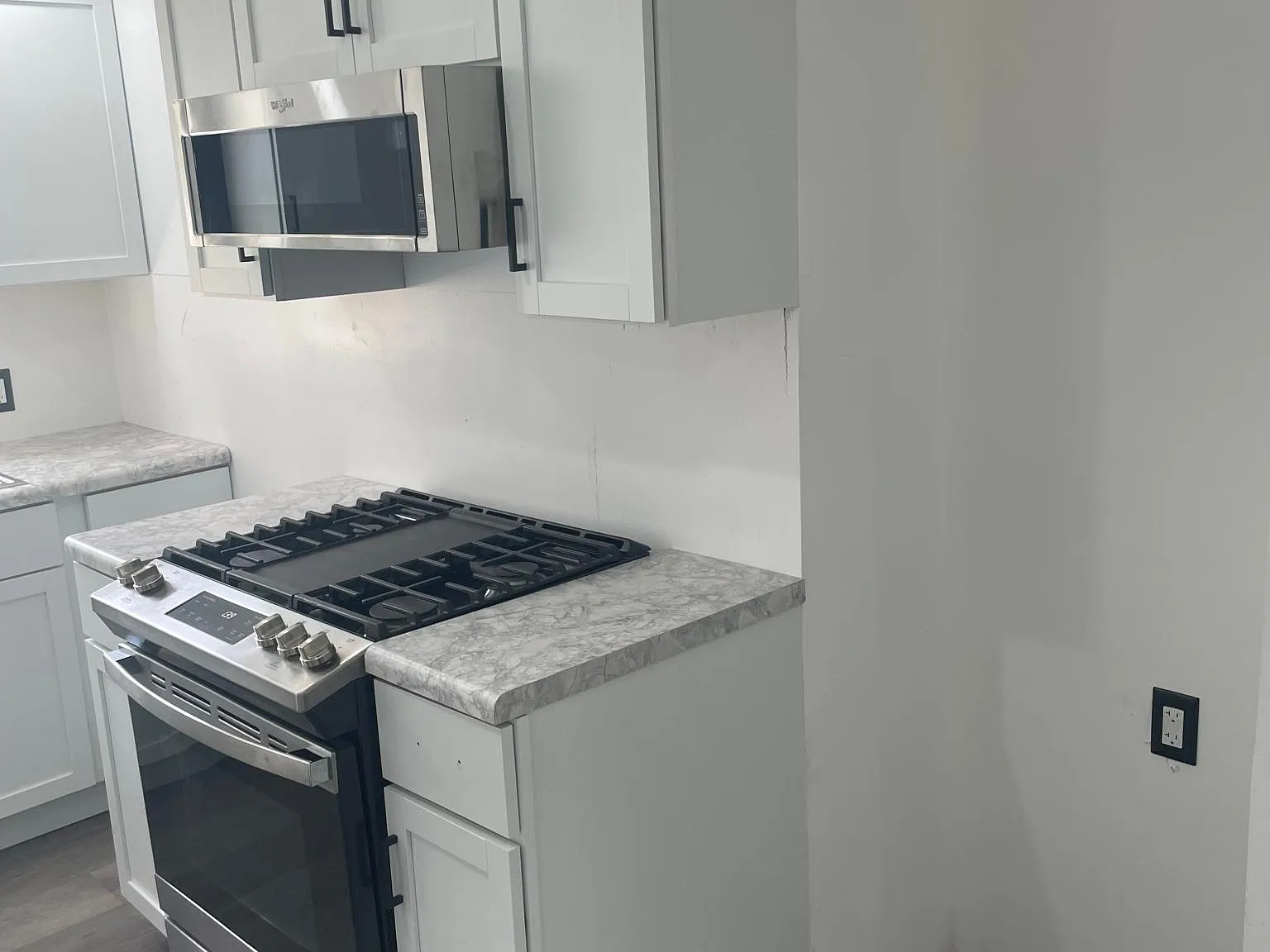 1 bed, 780 sqft, $850 — Photo 2