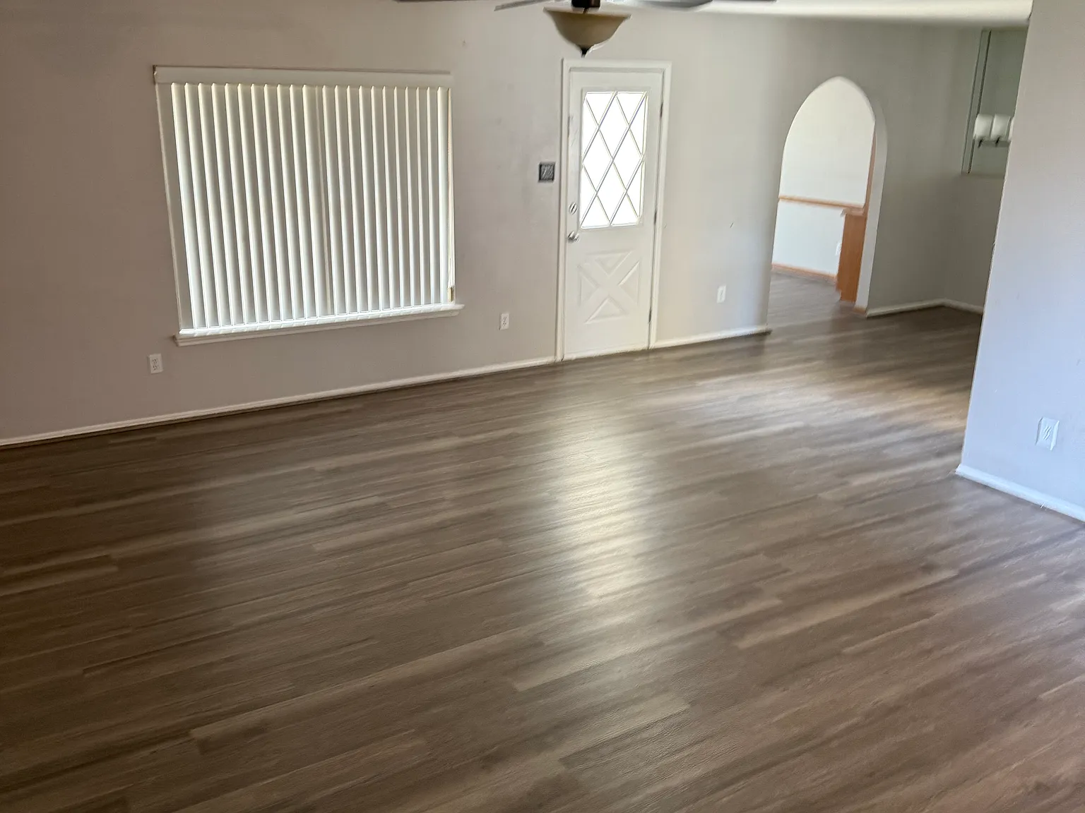 4 bed, 2387 sqft, $2,200 — Photo 4