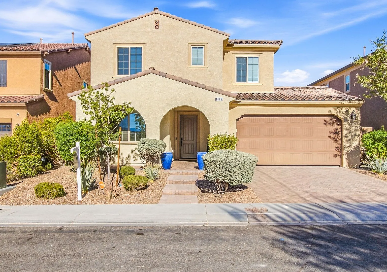 Beautiful Inspirada Home with Two Primary Suites & Private Pool — Photo 4