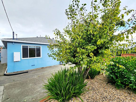4th image of 122 Sherwood Way