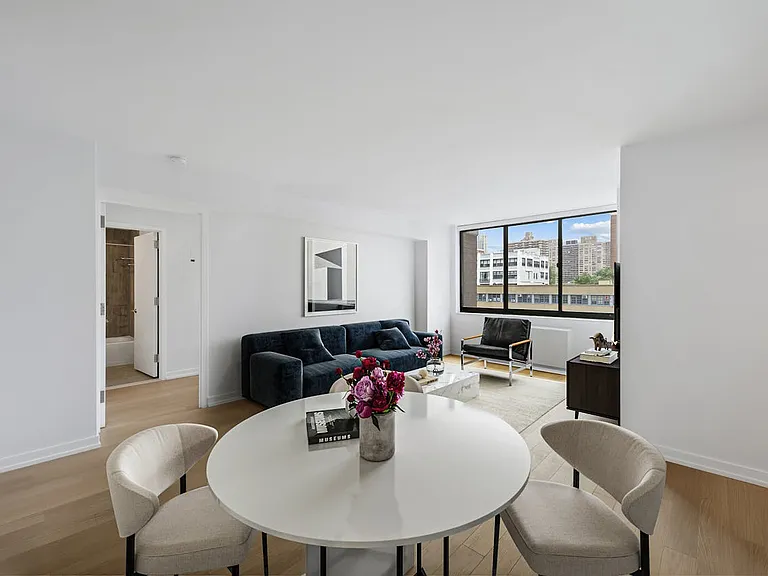 200 W 60th St #7G — Photo 3