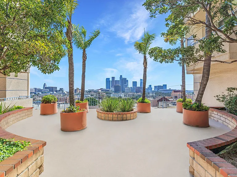 Skyline Terrace — Photo 1