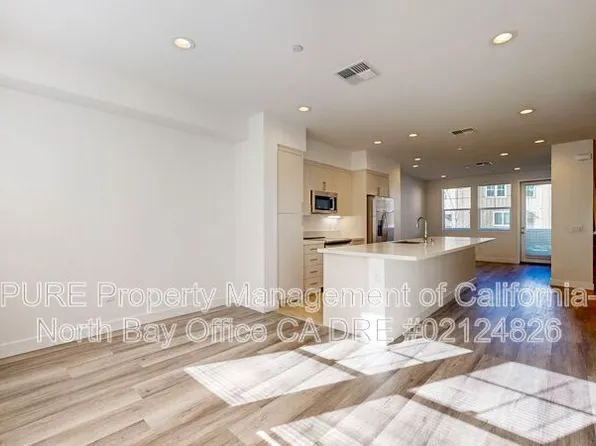 221 Gambrel Cir, Santa Rosa, CA 95403