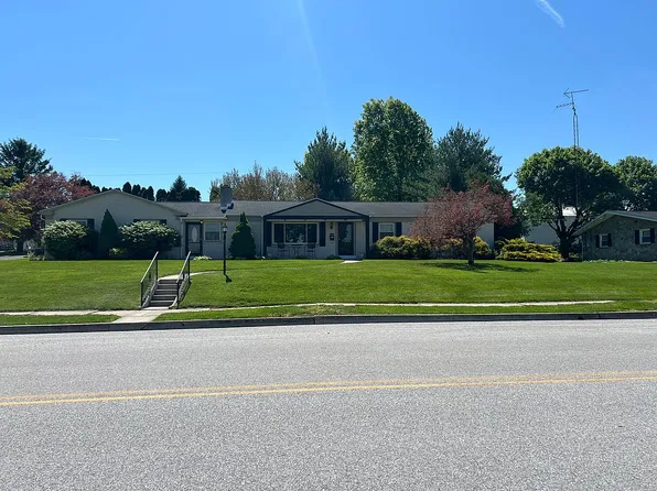 360 Glenwyn Dr, Littlestown, PA 17340