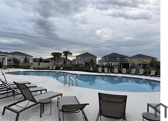4 bed, 2442 sqft, $3,300 — Photo 3