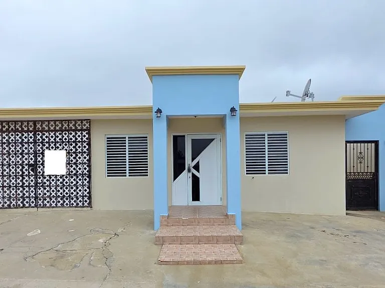 Urb Medina Calle 5 Casa D-45 — Photo 1