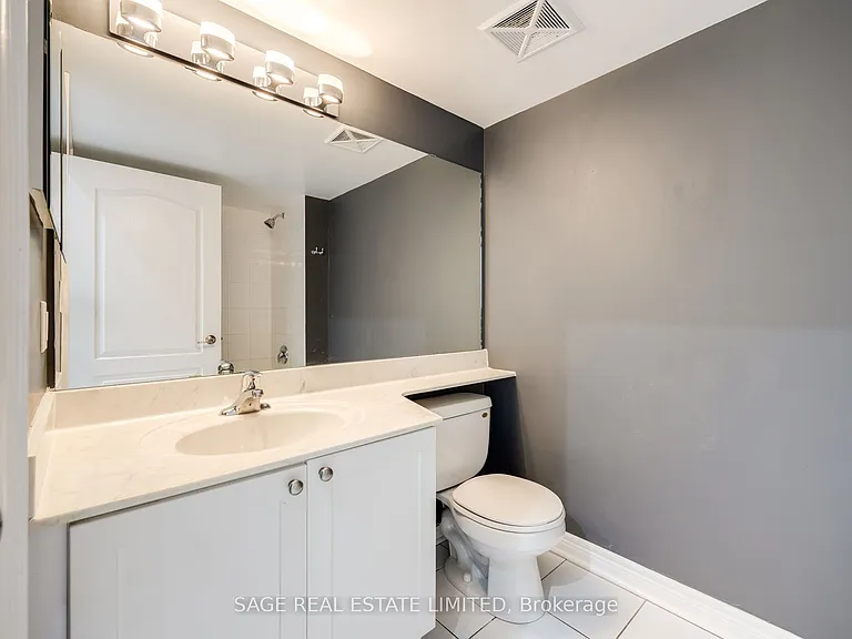 212 Eglinton Ave E #205 — Photo 21