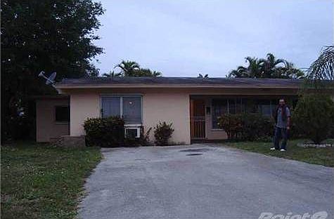 1st image of 1791 NE 168th St