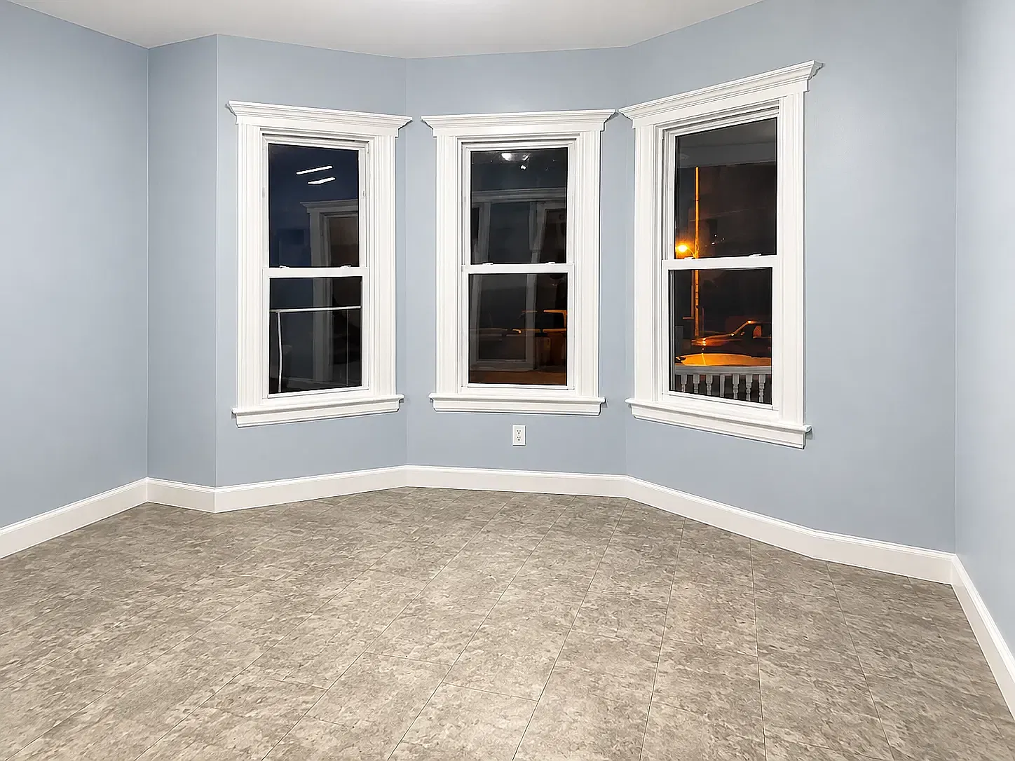 3 bed, 800 sqft, $2,100 — Photo 2