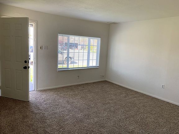 2nd image of 1848 Grand Ave