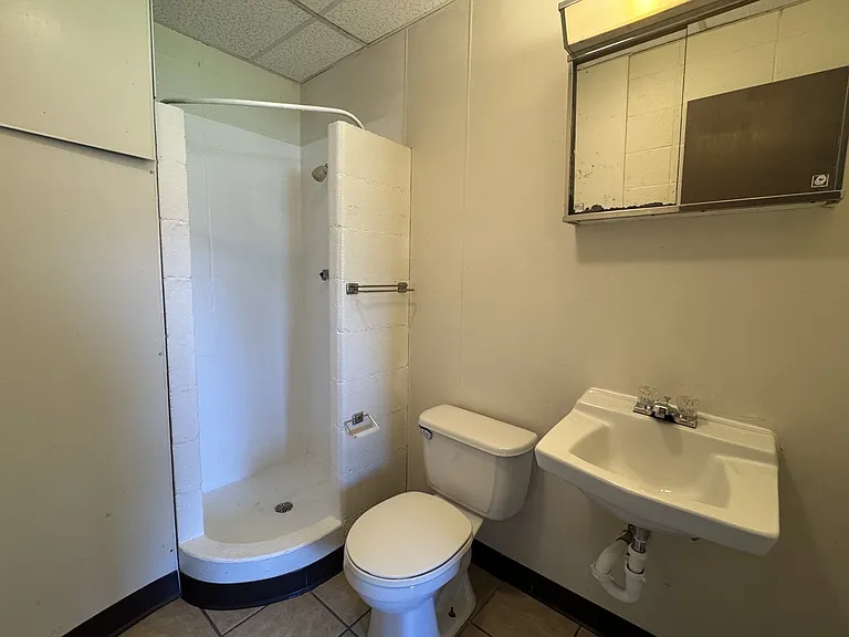 535 S Lincoln St — Photo 8