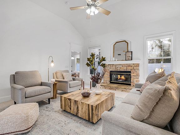 5th image of 2309 Cleburn Ln