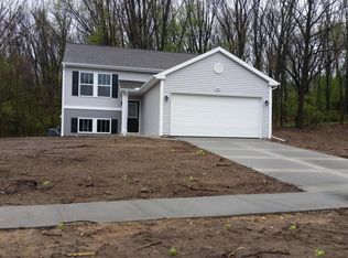 413 Ridgeline Rd, Springfield, MI 49037