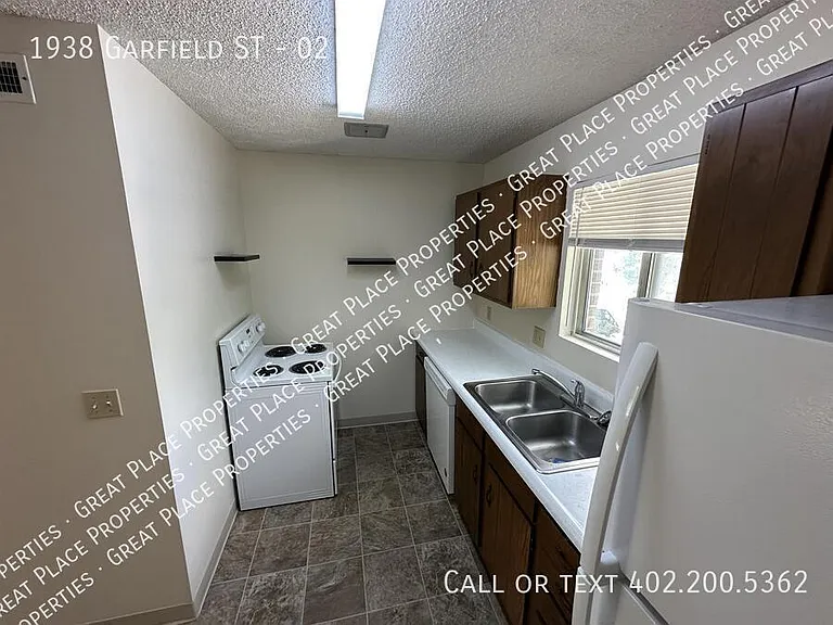 1938 Garfield St #2 — Photo 12