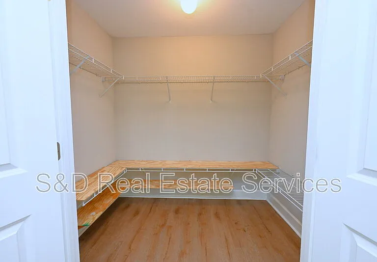 4435 Lake Hancock Rd — Photo 35