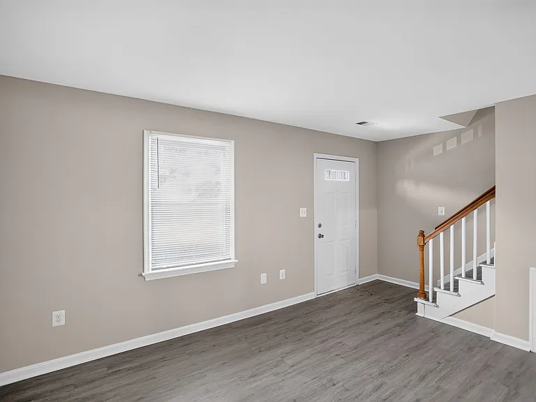 150 Farrell Ln — Photo 3