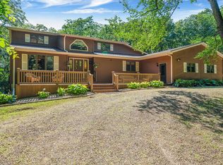 5221 W Edgewood Rd, Dixon, IL 61021