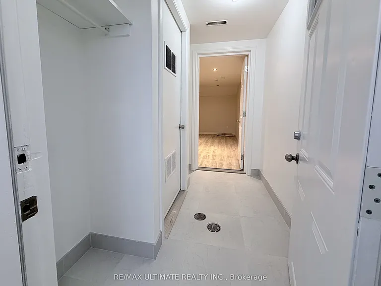 403 Winona Dr #LOWER — Photo 4