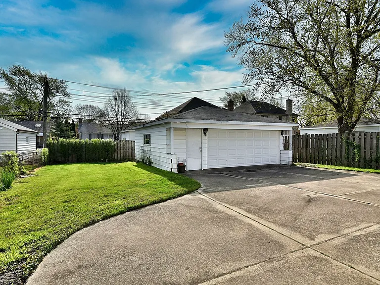 861 S Hawthorne Ave — Photo 30