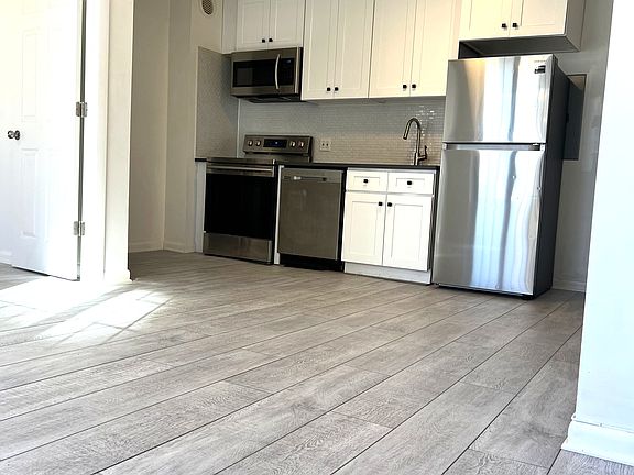 3rd image of 366 Stockton St #3AL