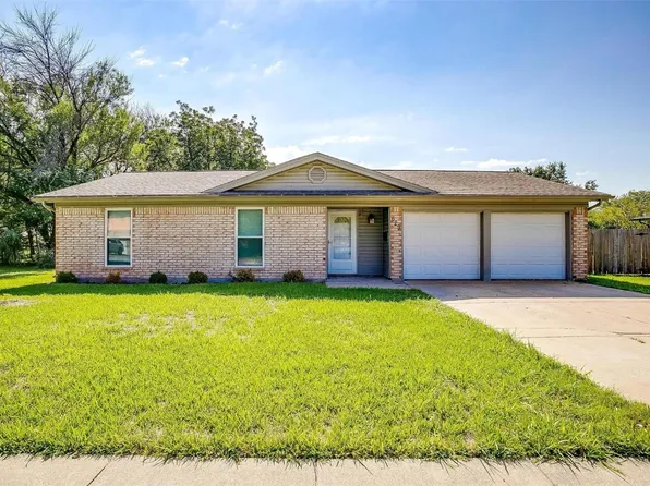 629 Lynnewood Ave, Burleson, TX 76028
